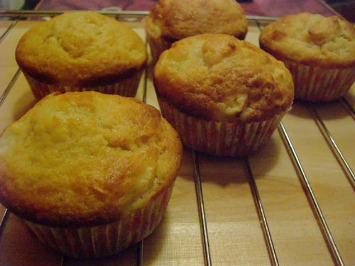 blog-2007-Cooking-CIMG1647-apple-almond-maple-syrup-muffins.jpg