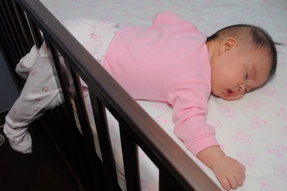 blog-2009-baby-DSC_4219-sleeping-position
